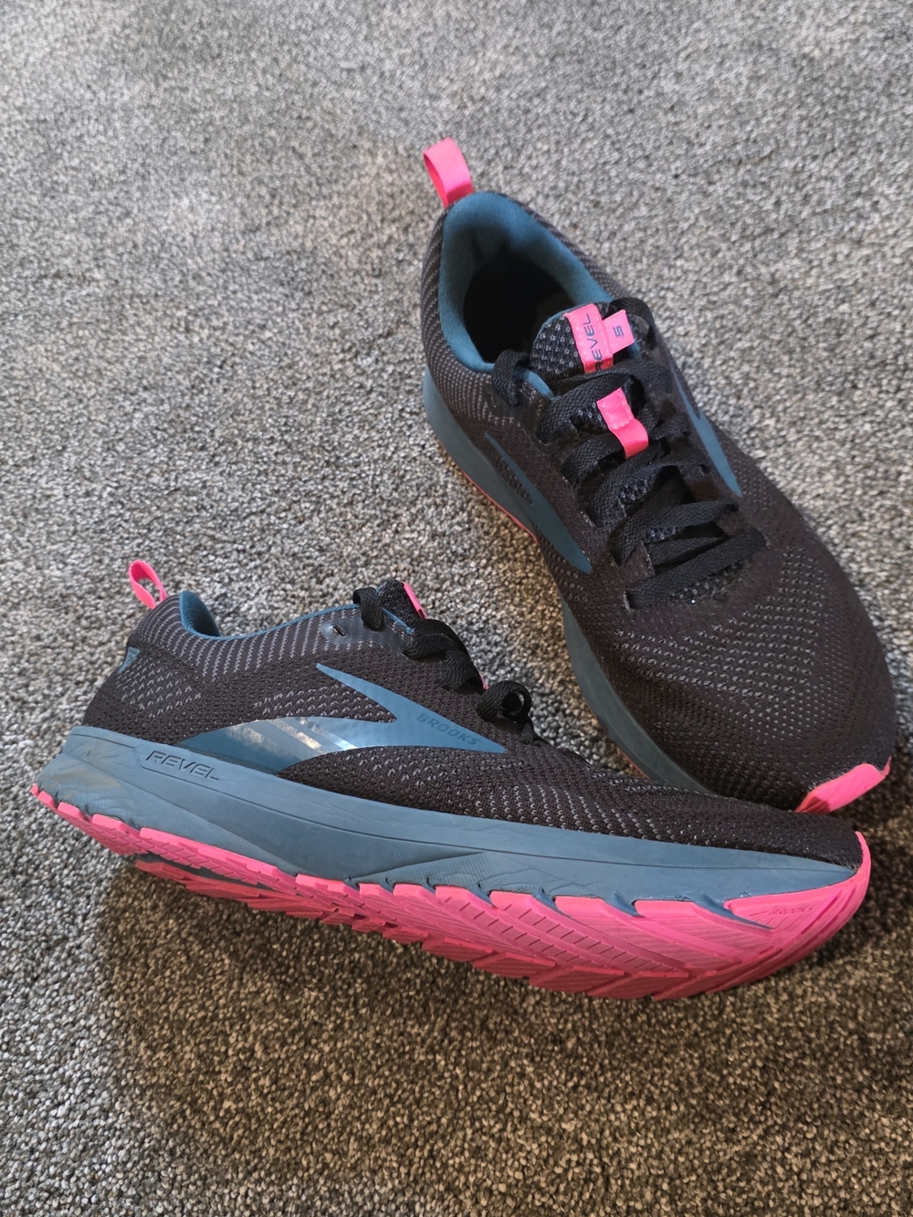 Brooks Revel 5 size womans 10.5